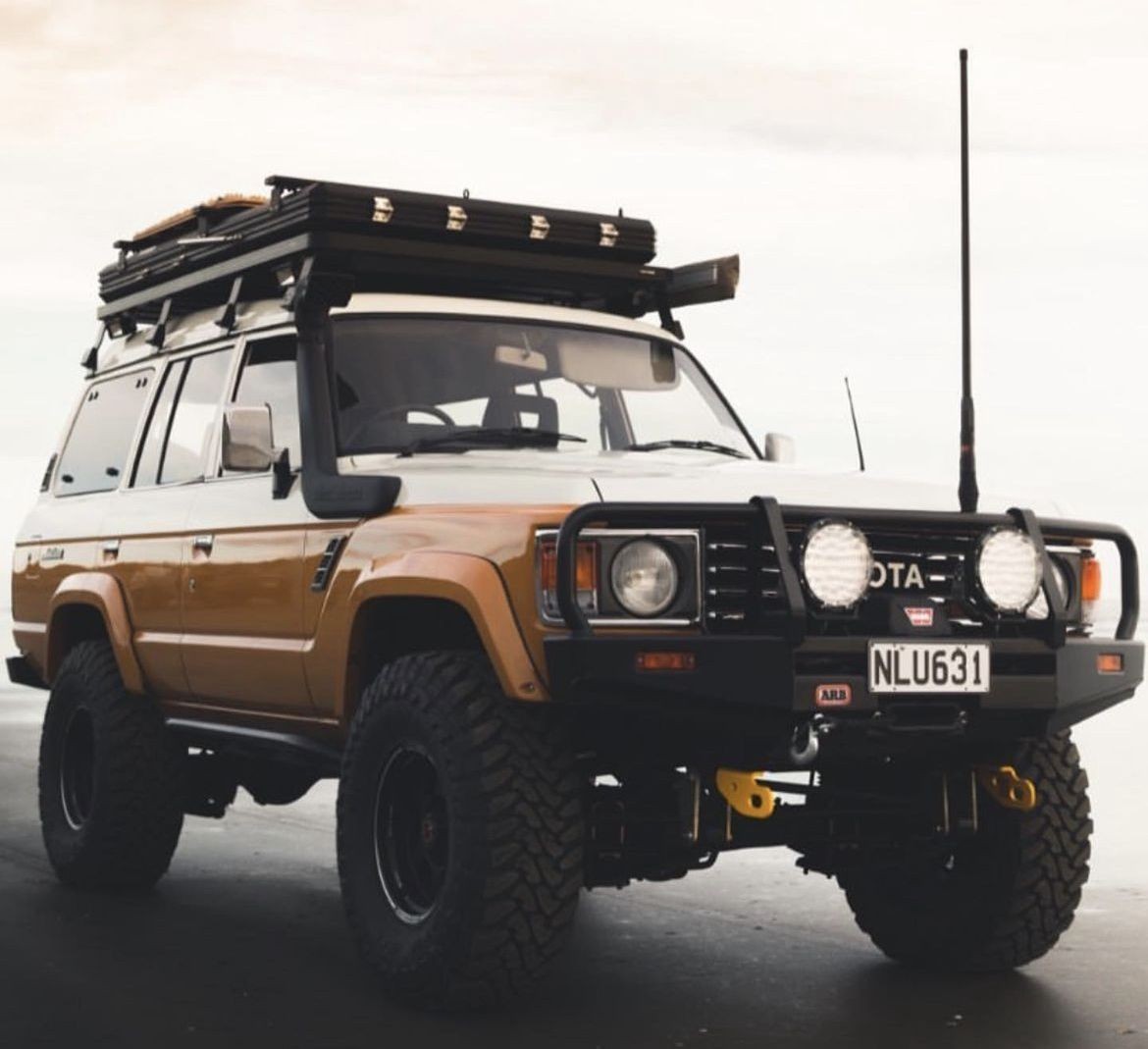 Toyota Land Cruiser 60 Series 02